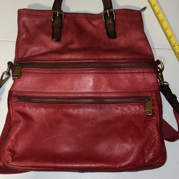 FOSSIL "EXPLORER" FOLD OVER CROSSBODY/ DOUBLE HANDLE RED LEATHER TOTE - Picture 9 of 12